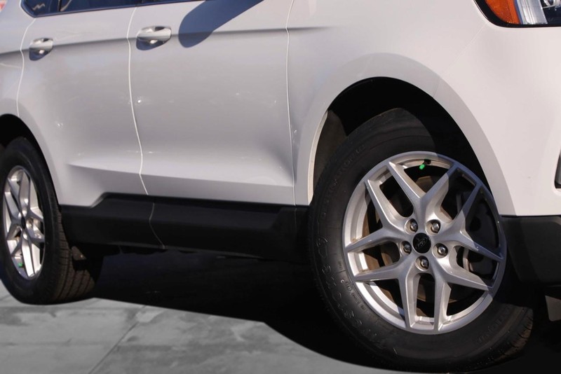 Ford Edge Vehicle Image 03