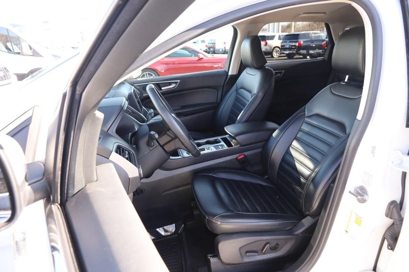 Ford Edge Vehicle Image 08