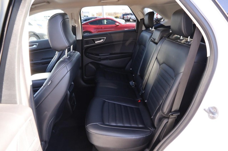 Ford Edge Vehicle Image 09