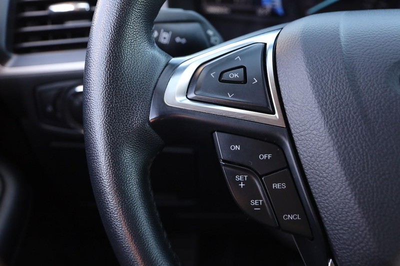 Ford Edge Vehicle Image 11