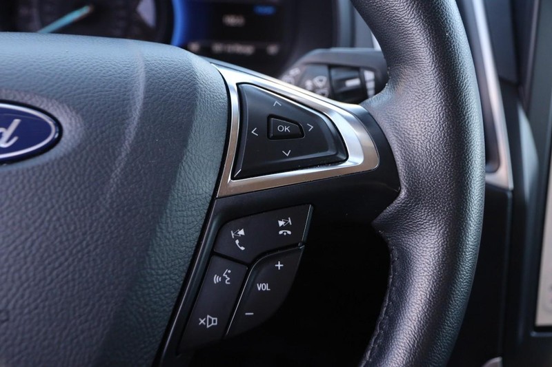 Ford Edge Vehicle Image 12