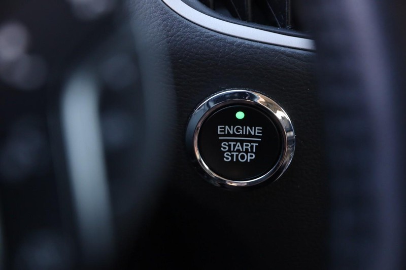 Ford Edge Vehicle Image 14