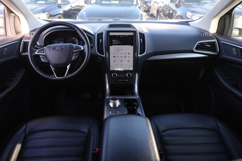 Ford Edge Vehicle Image 20