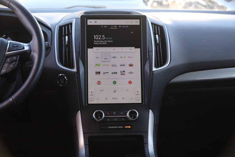 Ford Edge Vehicle Image 23