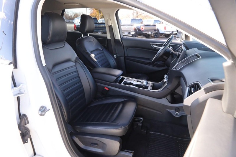 Ford Edge Vehicle Image 25