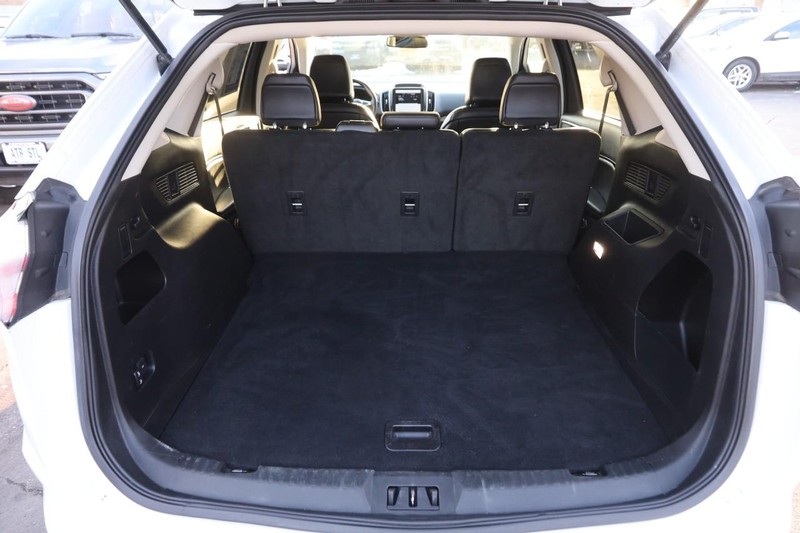 Ford Edge Vehicle Image 07