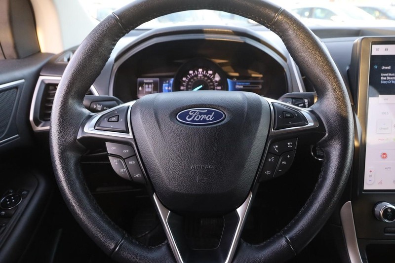 Ford Edge Vehicle Image 10