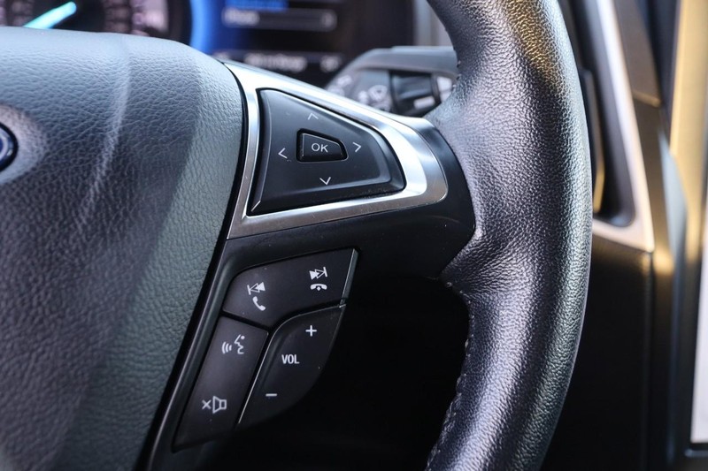 Ford Edge Vehicle Image 12