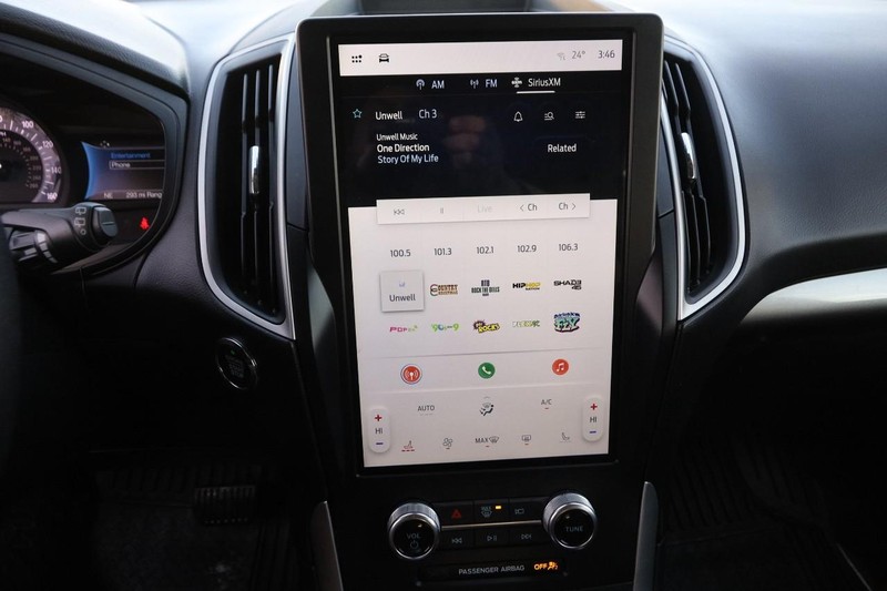 Ford Edge Vehicle Image 15