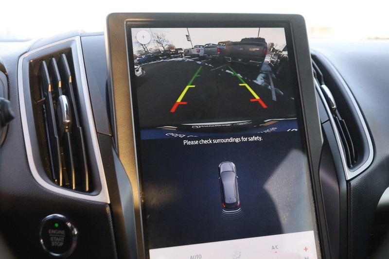 Ford Edge Vehicle Image 16