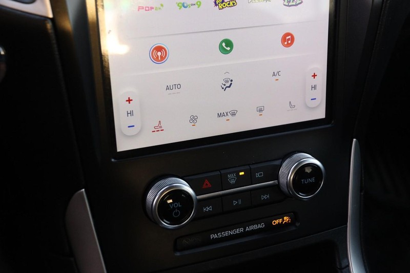 Ford Edge Vehicle Image 17