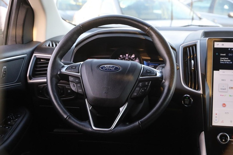Ford Edge Vehicle Image 21