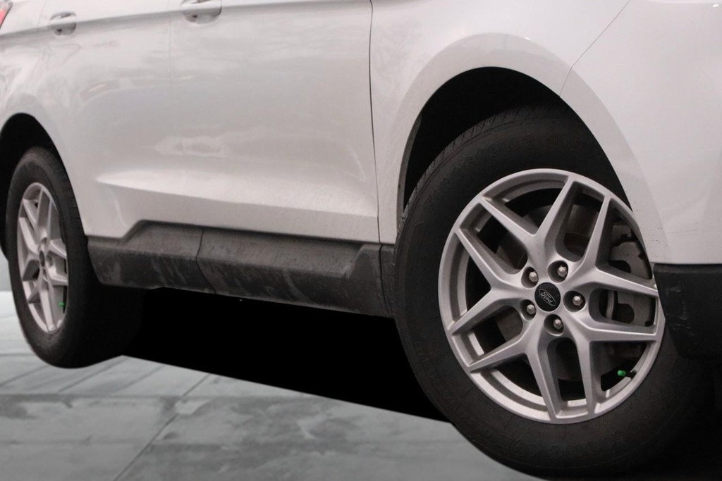 Ford Edge Vehicle Image 03