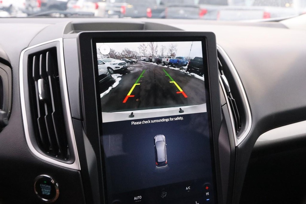 Ford Edge Vehicle Image 16