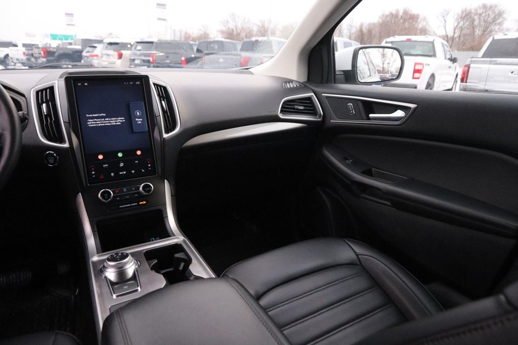 Ford Edge Vehicle Image 24