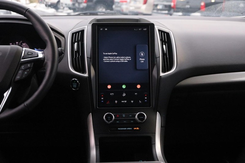 Ford Edge Vehicle Image 23