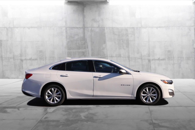 Chevrolet Malibu Vehicle Full-screen Gallery Image 5