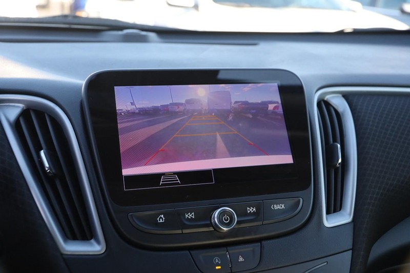 Chevrolet Malibu Vehicle Full-screen Gallery Image 15