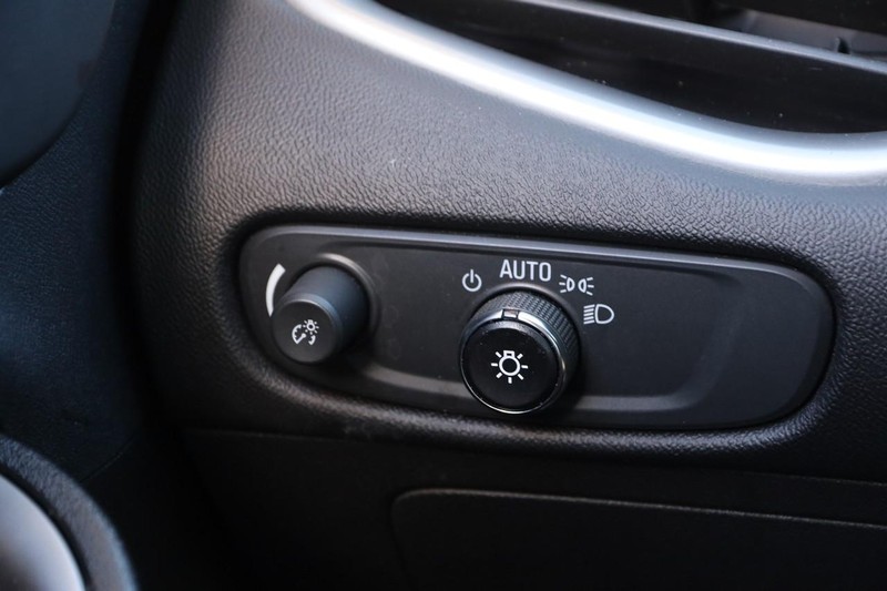 Chevrolet Malibu Vehicle Full-screen Gallery Image 18