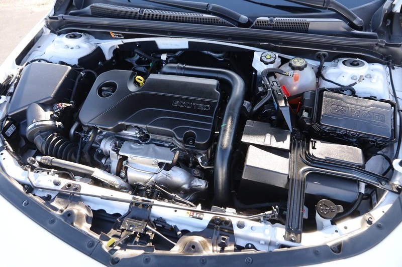 Chevrolet Malibu Vehicle Full-screen Gallery Image 25