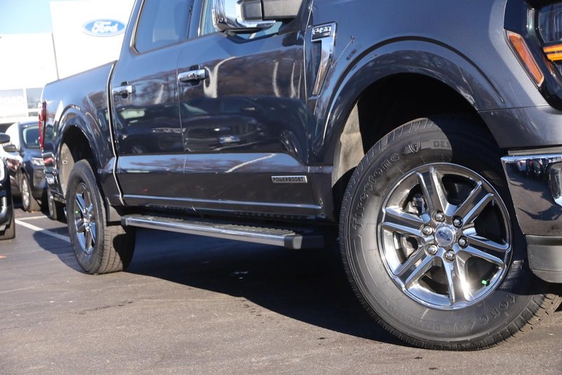 Ford F-150 Vehicle Full-screen Gallery Image 3