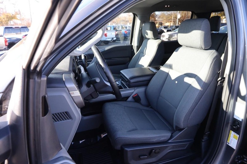 Ford F-150 Vehicle Full-screen Gallery Image 8