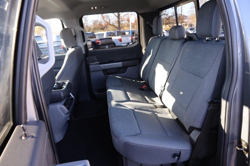 Ford F-150 Vehicle Full-screen Gallery Image 9