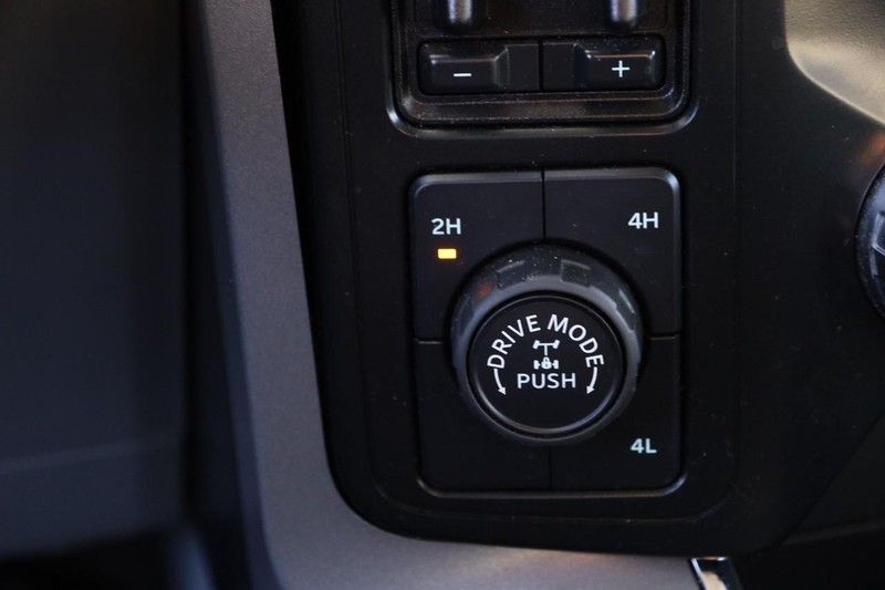 Ford F-150 Vehicle Full-screen Gallery Image 13