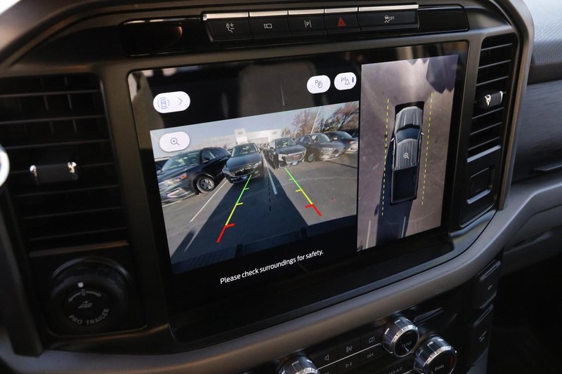 Ford F-150 Vehicle Full-screen Gallery Image 17