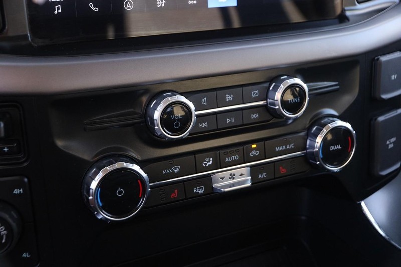 Ford F-150 Vehicle Full-screen Gallery Image 18