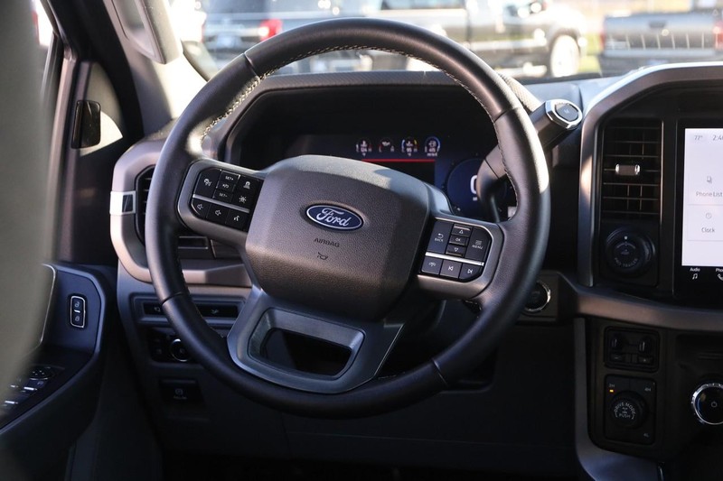 Ford F-150 Vehicle Full-screen Gallery Image 22