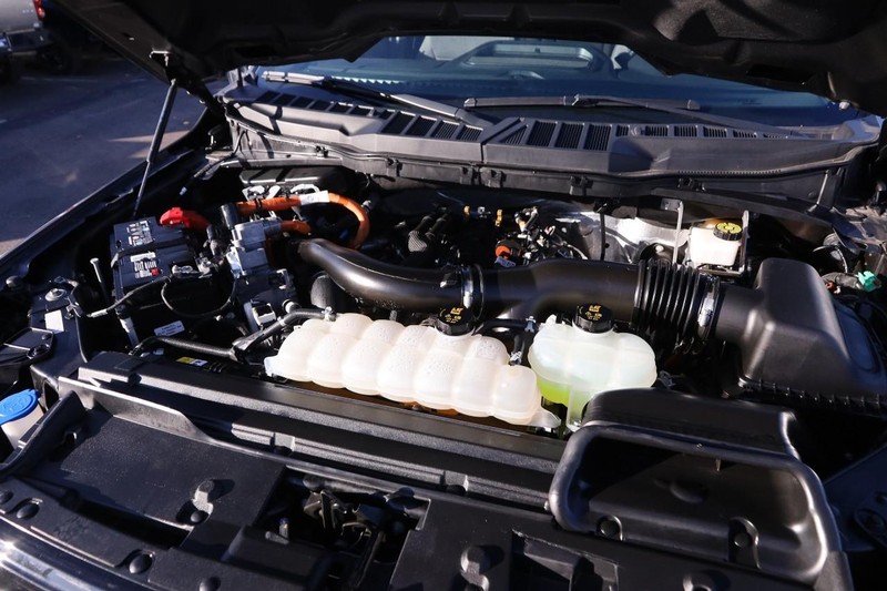 Ford F-150 Vehicle Full-screen Gallery Image 26