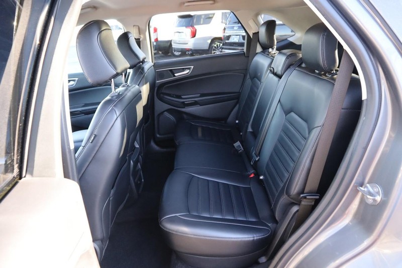 Ford Edge Vehicle Image 09