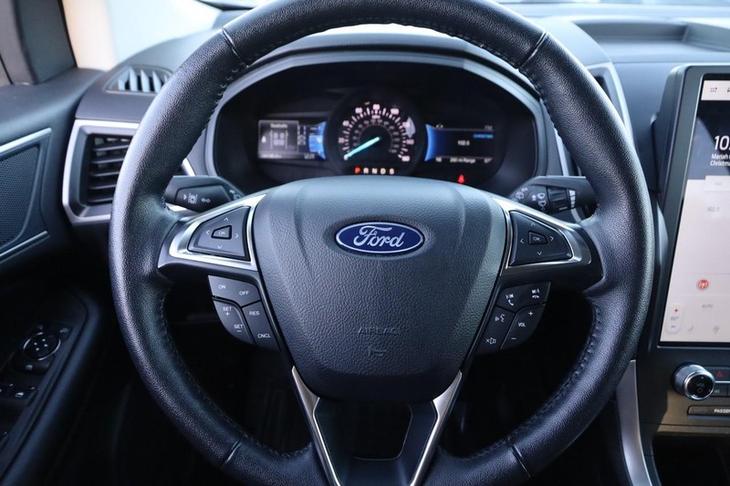 Ford Edge Vehicle Image 10