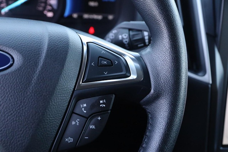 Ford Edge Vehicle Image 12