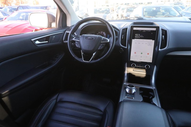 Ford Edge Vehicle Image 20