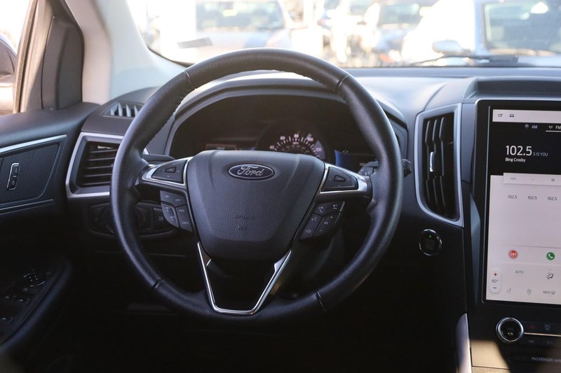 Ford Edge Vehicle Image 21