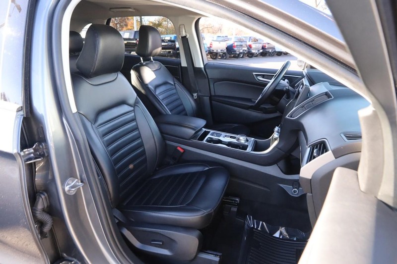 Ford Edge Vehicle Image 24