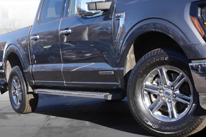 Ford F-150 Vehicle Full-screen Gallery Image 3