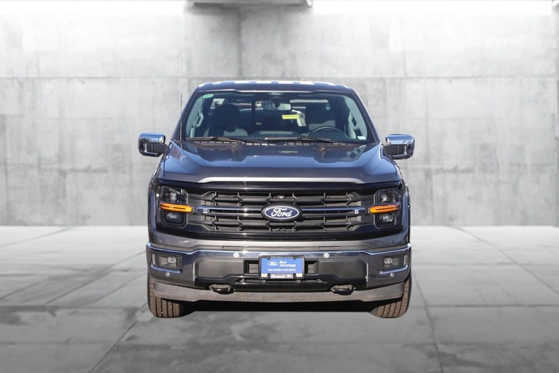 Ford F-150 Vehicle Full-screen Gallery Image 4