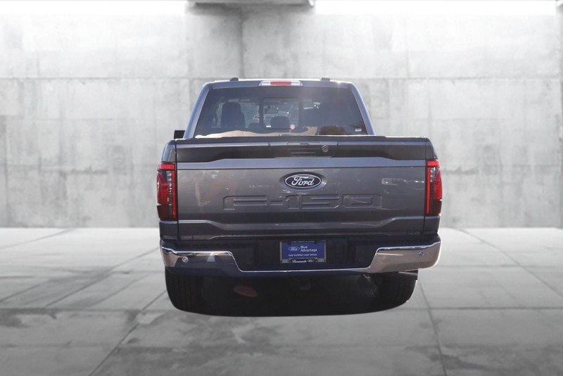 Ford F-150 Vehicle Full-screen Gallery Image 6