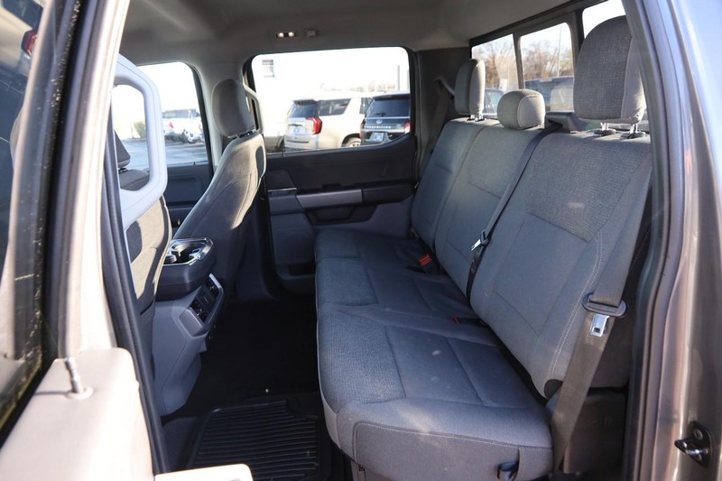 Ford F-150 Vehicle Full-screen Gallery Image 9