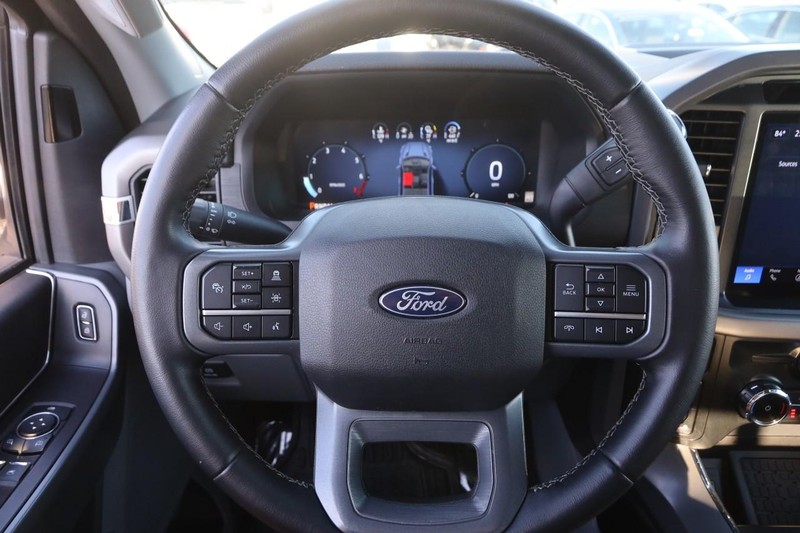 Ford F-150 Vehicle Full-screen Gallery Image 10