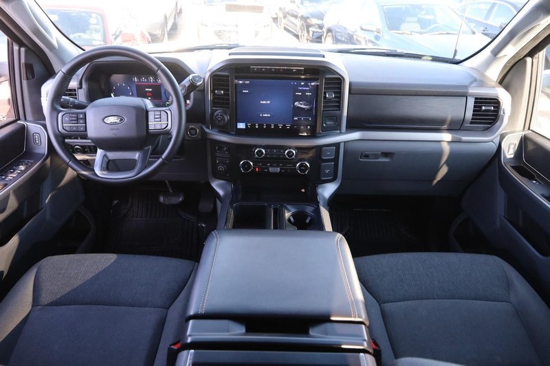 Ford F-150 Vehicle Full-screen Gallery Image 19