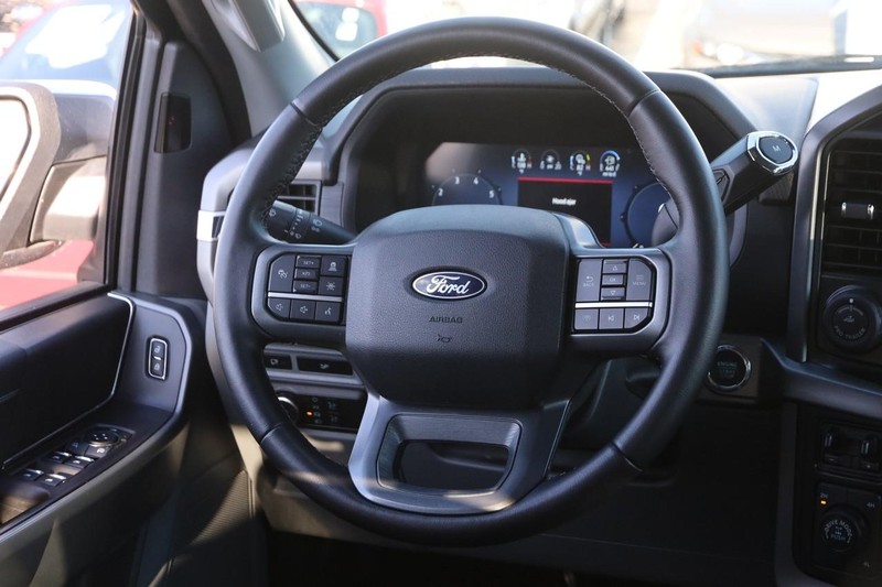 Ford F-150 Vehicle Full-screen Gallery Image 21