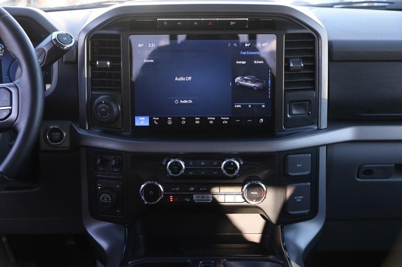 Ford F-150 Vehicle Full-screen Gallery Image 22