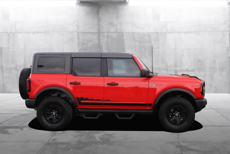 Ford Bronco Vehicle Image 05