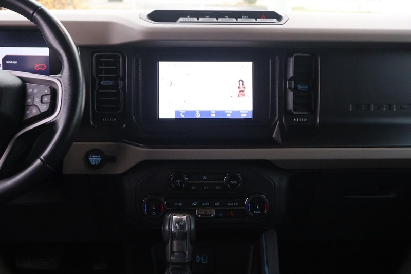 Ford Bronco Vehicle Image 24