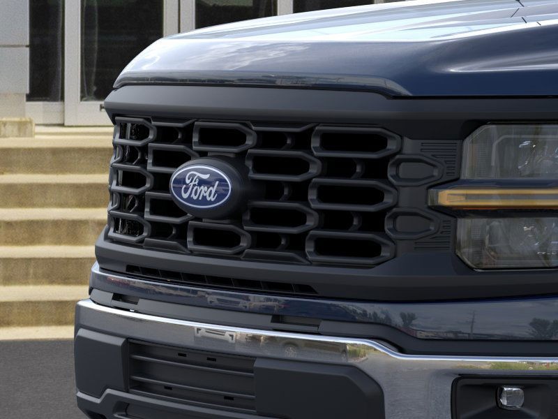Ford F-150 Vehicle Full-screen Gallery Image 17
