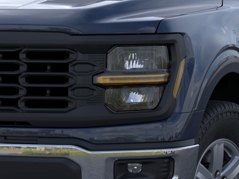 Ford F-150 Vehicle Full-screen Gallery Image 18